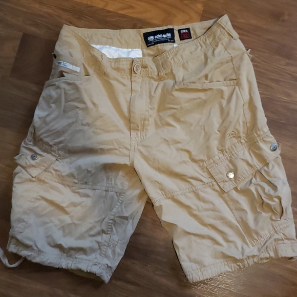 Cargo shorts - Picture 1 of 2